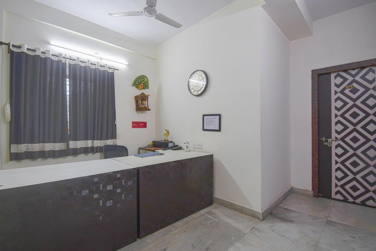 Super Collection O Bricks Inn Hazra Road Near Birla Mandir Calcuta Exterior foto